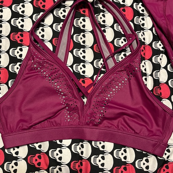 Victoria Secret Knockout Matching Workout Set - Picture 2 of 7